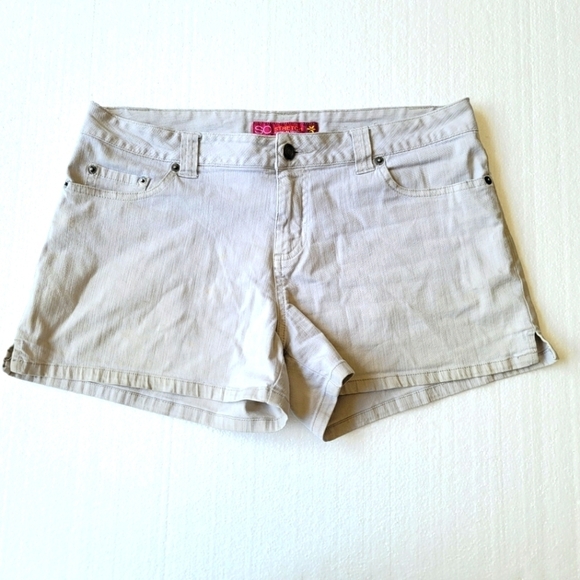 So Womens Chino Shorts Beige Stretch Low Rise Pockets Flat Front Juniors 9 - Picture 1 of 7
